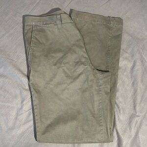 Old Navy Men’s Gray Chinos | Size 33x34